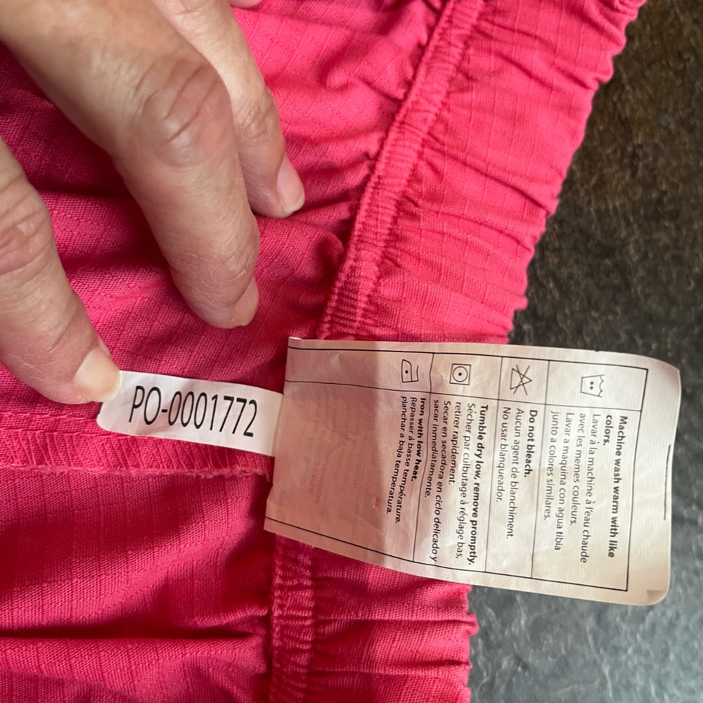 Women’s Carhartt watermelon pink textured scrub pant. Size medium - Picture 8 of 14